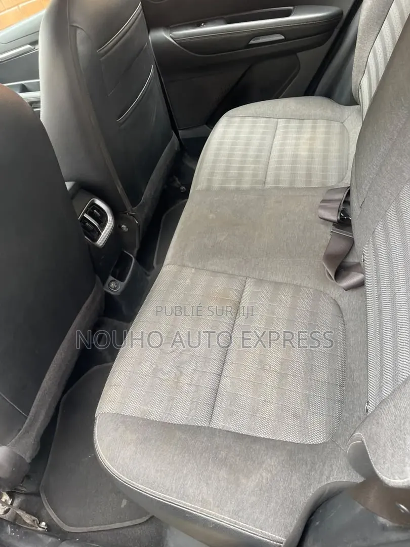 Kia Sonet 2021 Beige