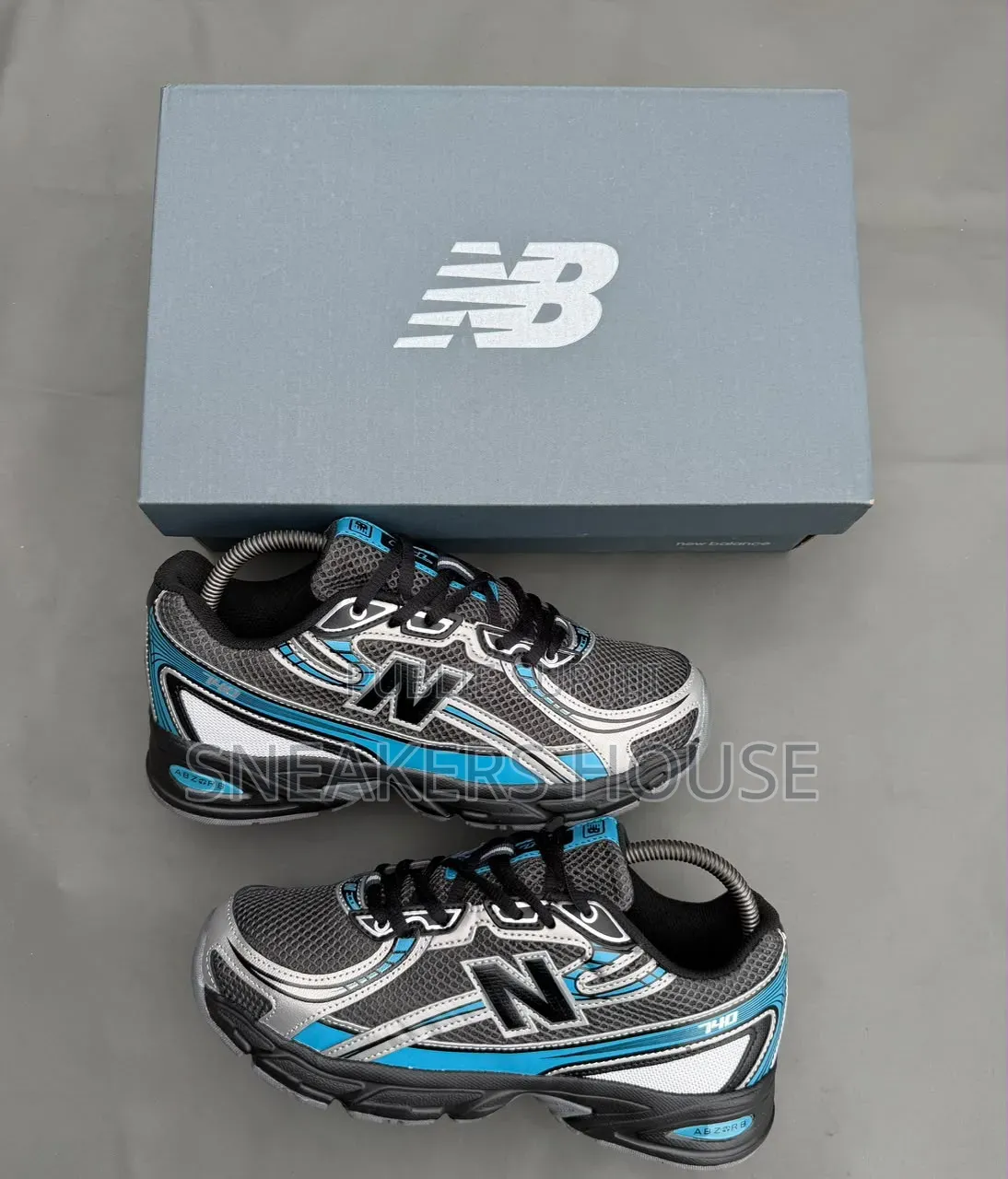 New Balance 750