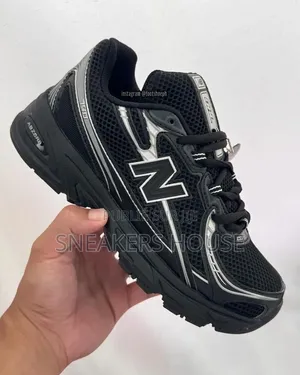 New Balance 750
