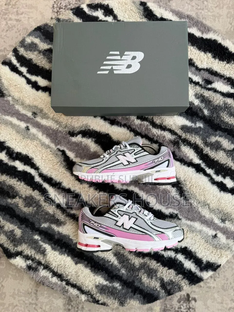 New Balance 750