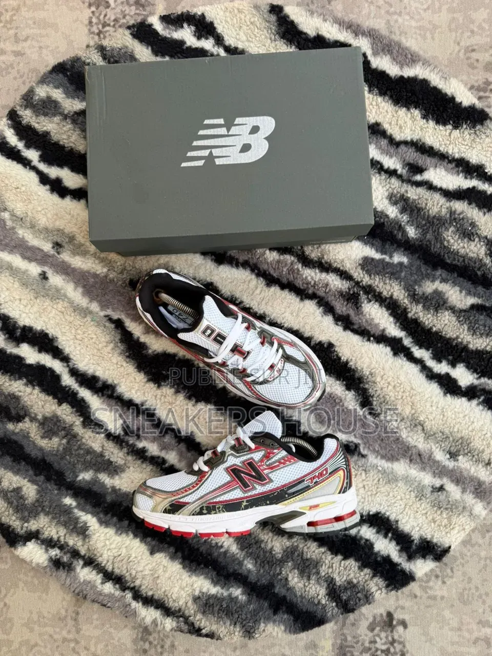 New Balance 750