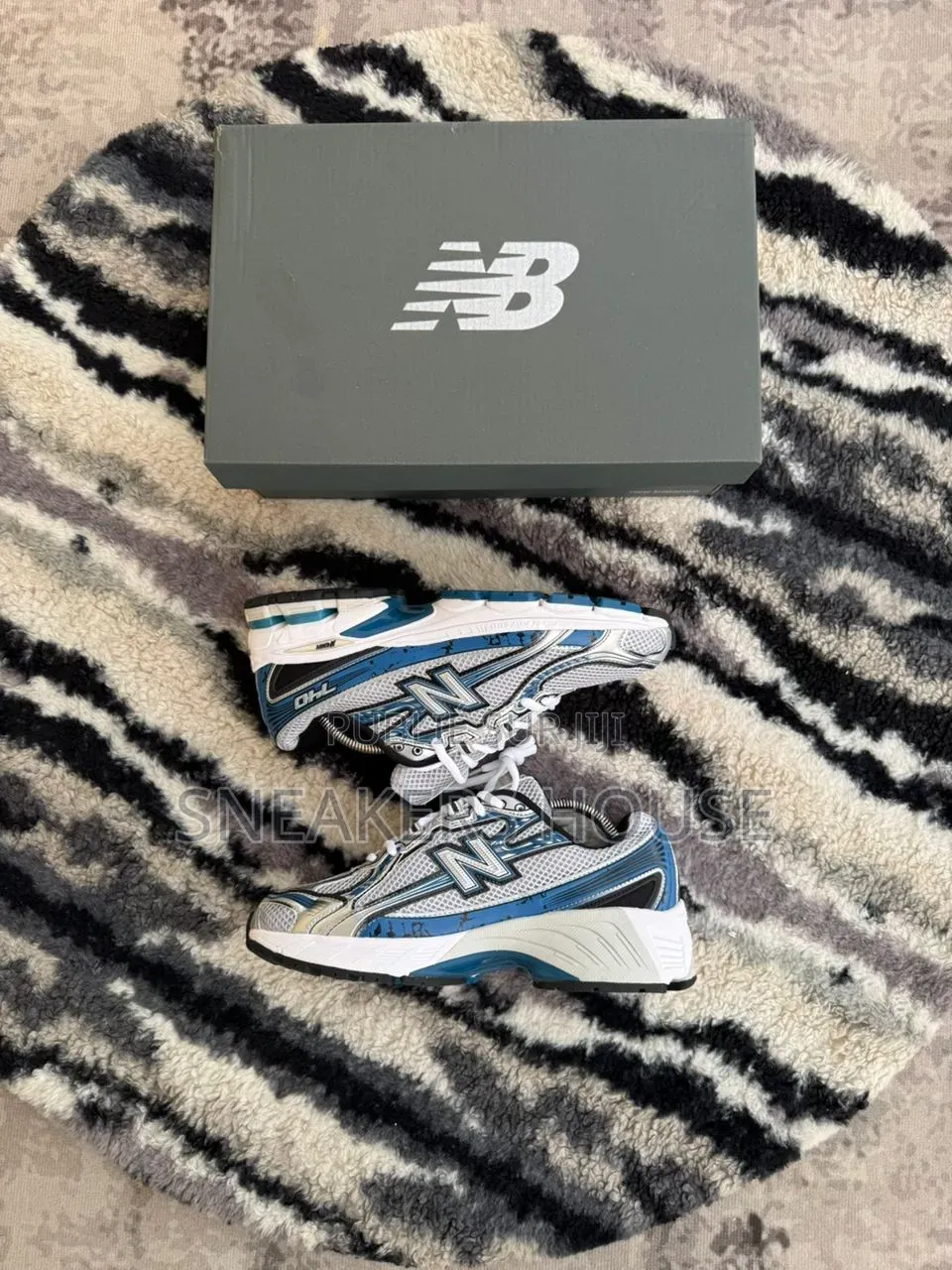 New Balance 750