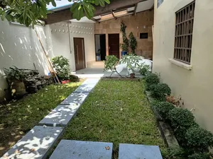 6chbre Villa dans Regis, Treichville à Louer
