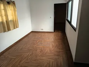 6chbre Villa dans Regis, Treichville à Louer