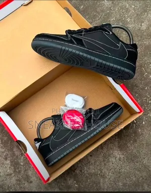 Nike Travis Scott