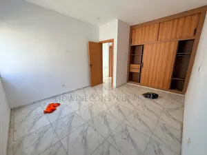 3chbre Villa dans Cocody à Louer