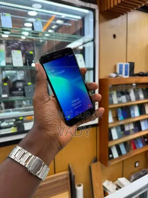 Nouveau Samsung Galaxy On7 8 GB Noir