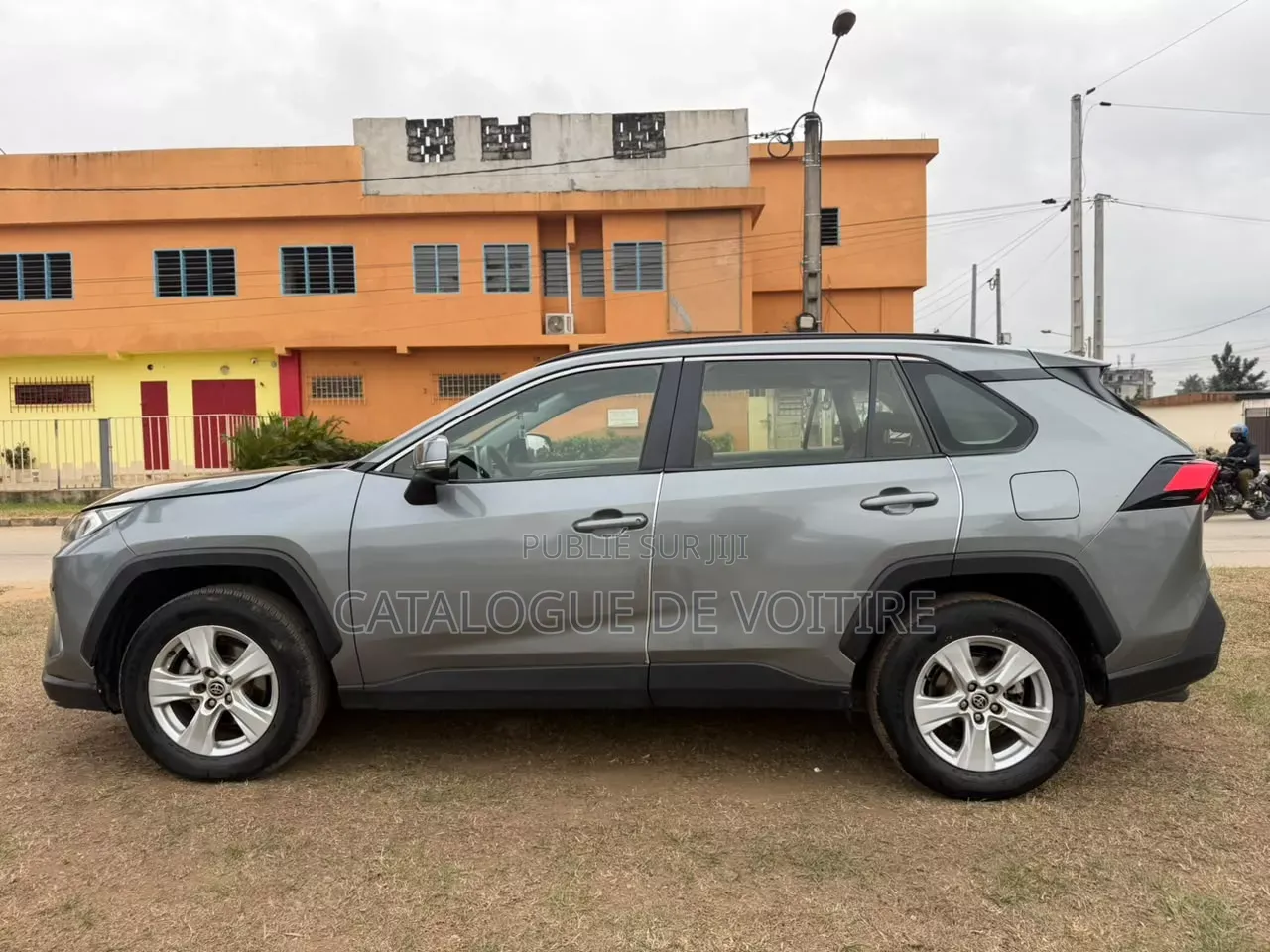 Toyota RAV4 2022 Gris