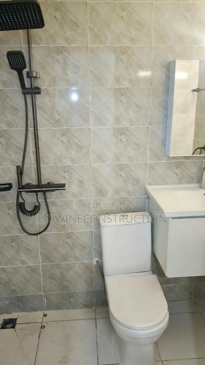 5chbre Duplex dans Bingerville à Louer