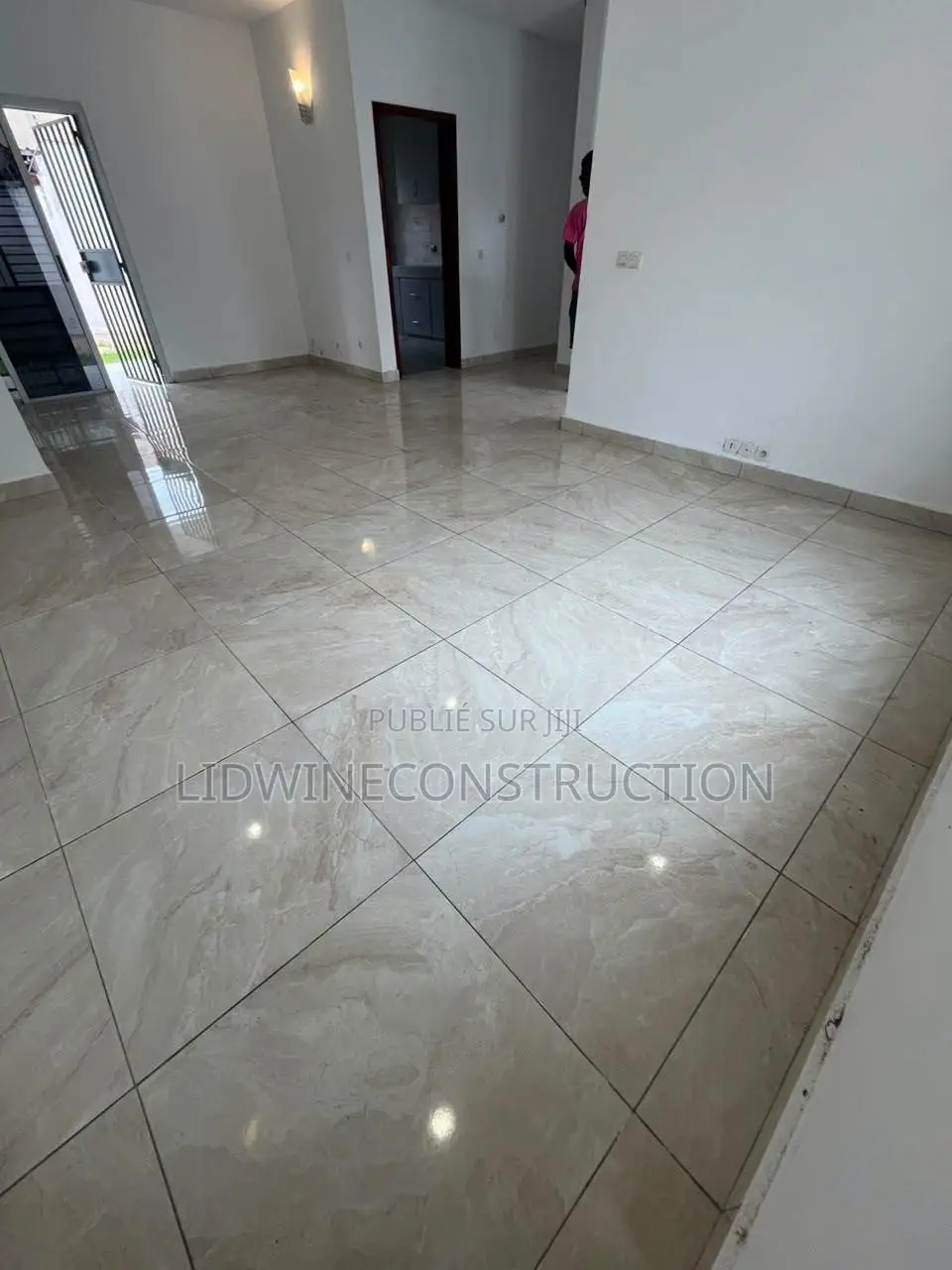 5chbre Duplex dans Bingerville à Louer