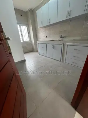 5chbre Duplex dans Bingerville à Louer