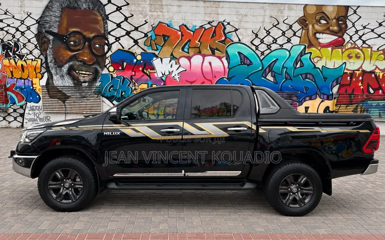 Nouveau Toyota Hilux High 2026 Noir