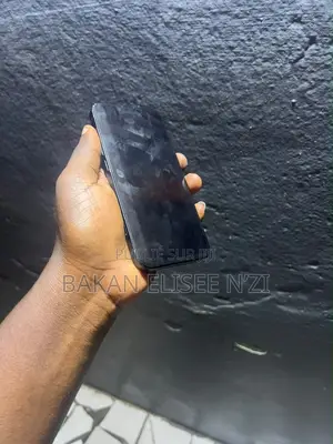 Apple iPhone 13 128 GB Bleu