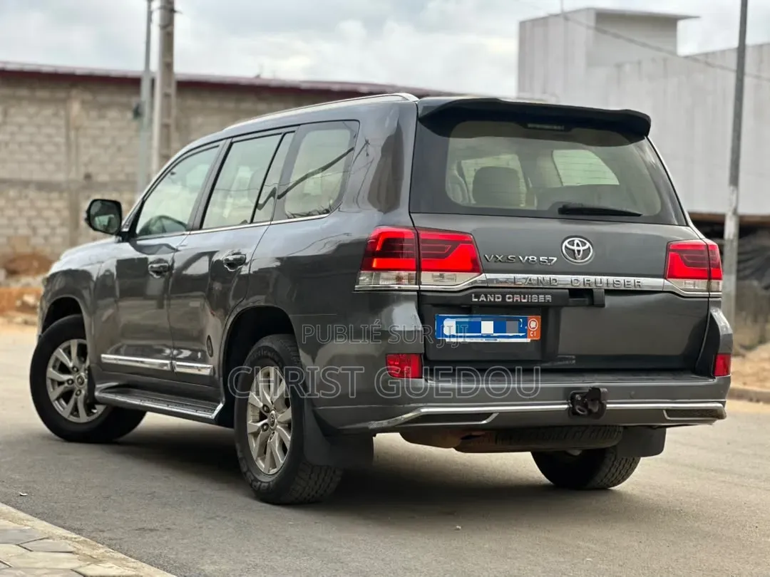 Toyota Land Cruiser 2018 Gris
