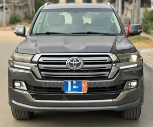 Toyota Land Cruiser 2018 Gris