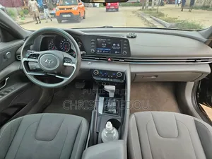 Hyundai Elantra 2022 Noir