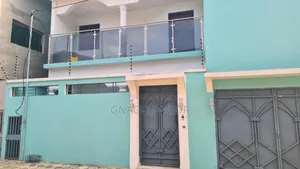5chbre Duplex dans Id-Conception, Bingerville à Vendre