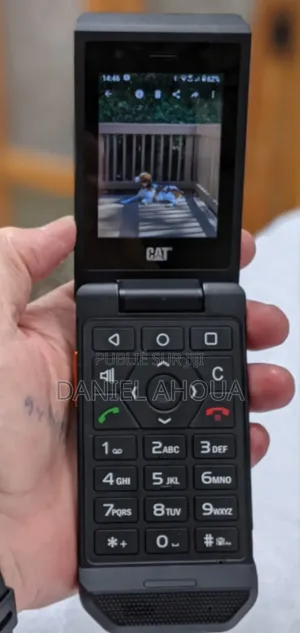 Nouveau Cat S22 Flip 16 GB Noir
