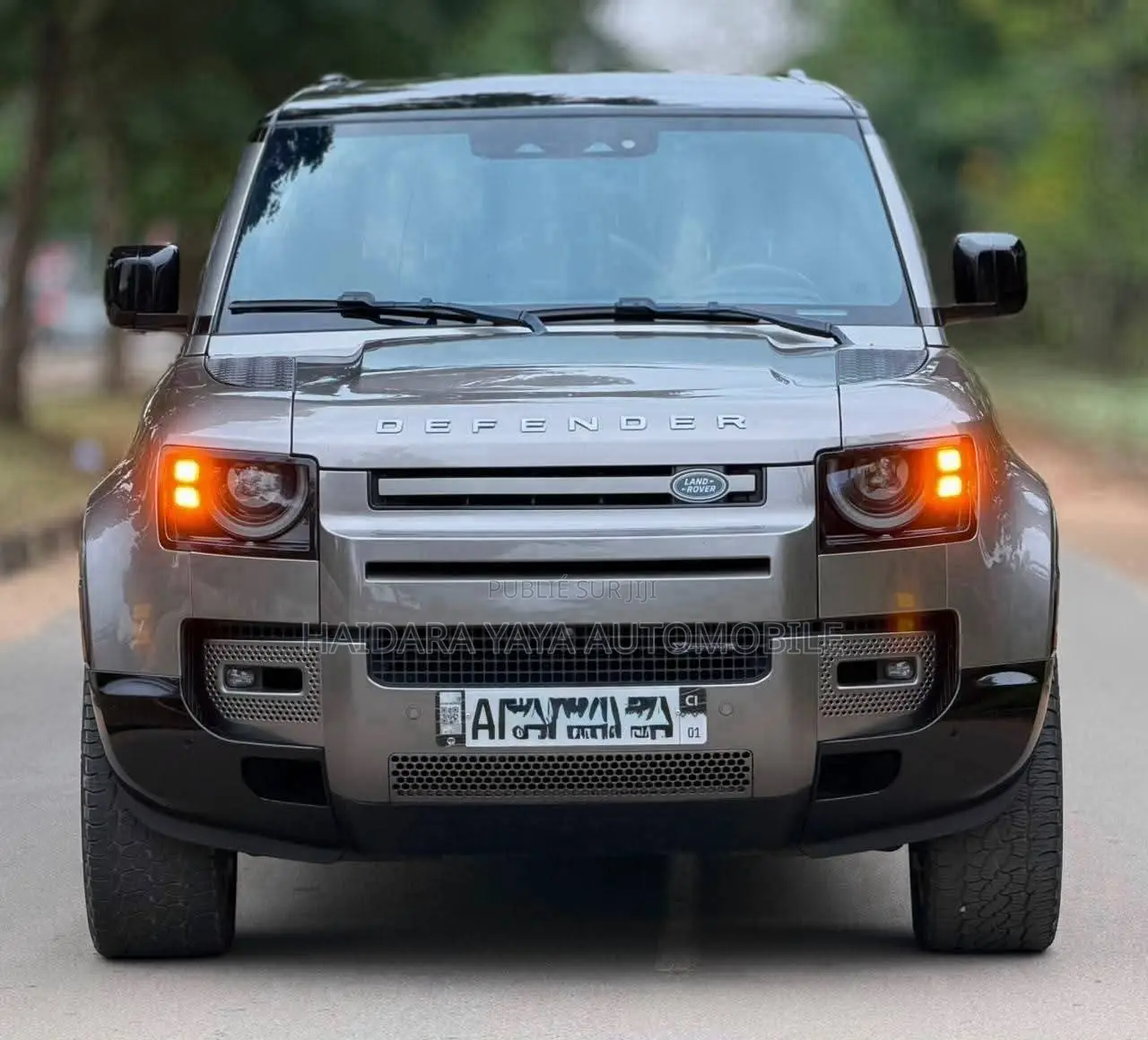 Land Rover Defender X-Dynamic SE 2024 Noir