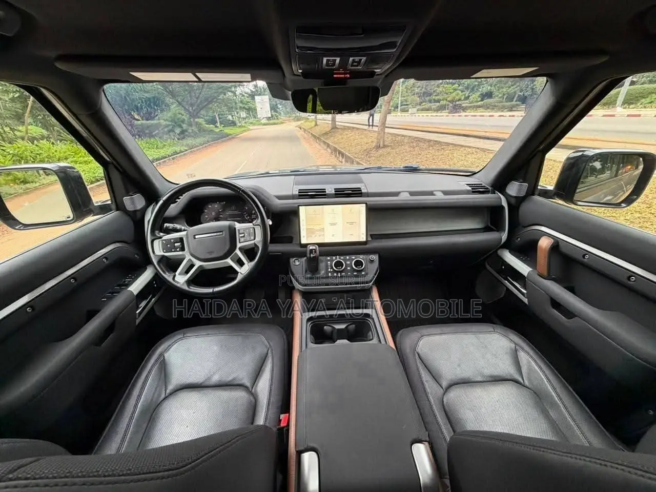 Land Rover Defender X-Dynamic SE 2024 Noir