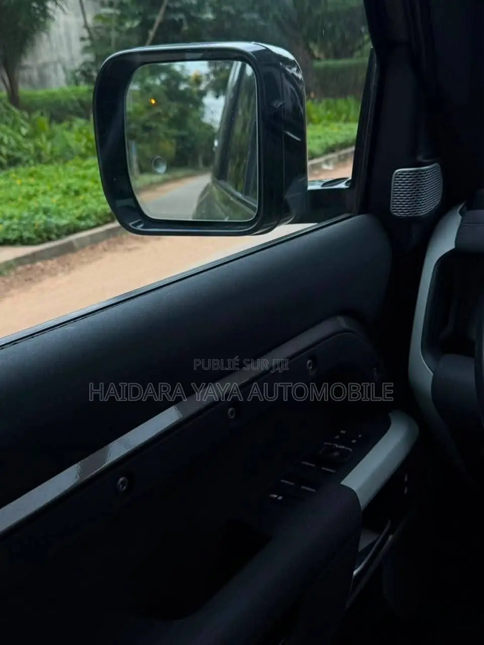 Land Rover Defender X-Dynamic SE 2024 Noir