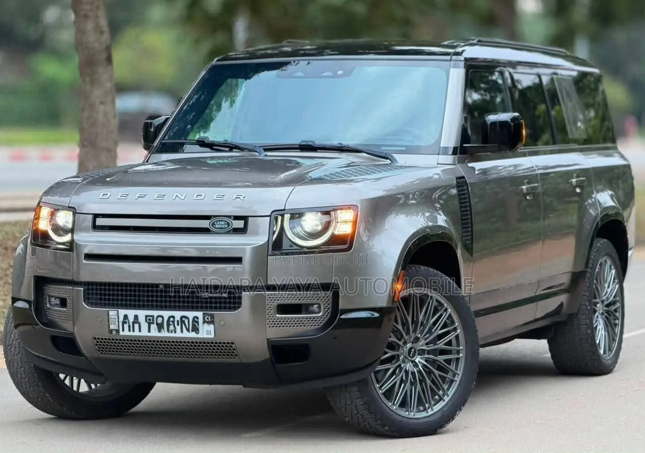 Land Rover Defender X-Dynamic SE 2024 Noir