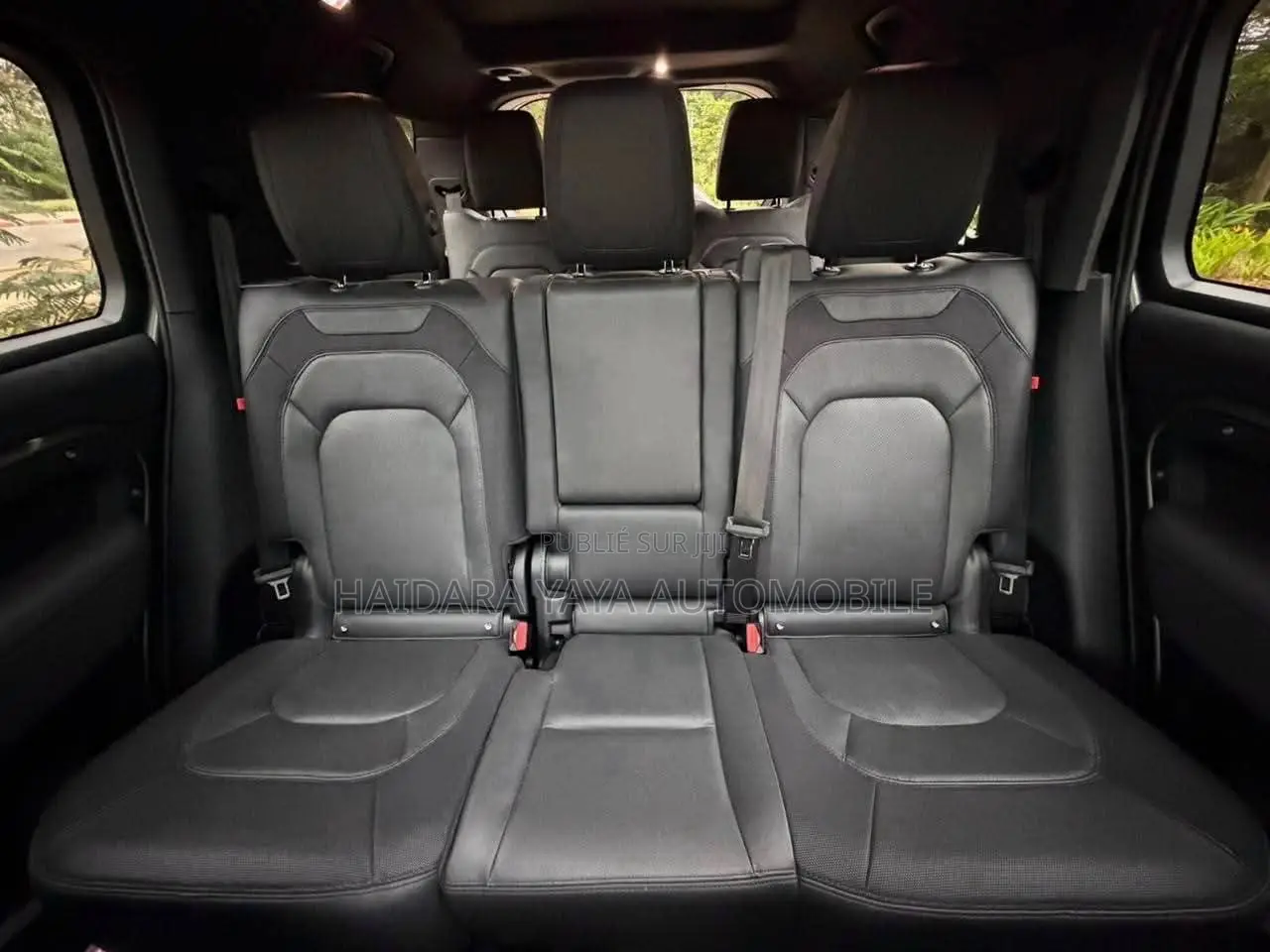 Land Rover Defender X-Dynamic SE 2024 Noir