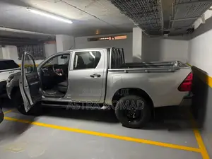 Toyota Hilux 2026 Gris