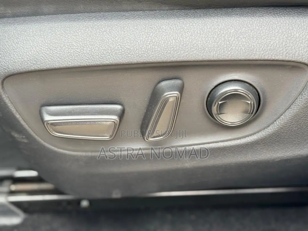 Toyota RAV4 2021 Gris