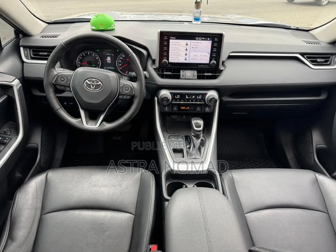 Toyota RAV4 2021 Gris