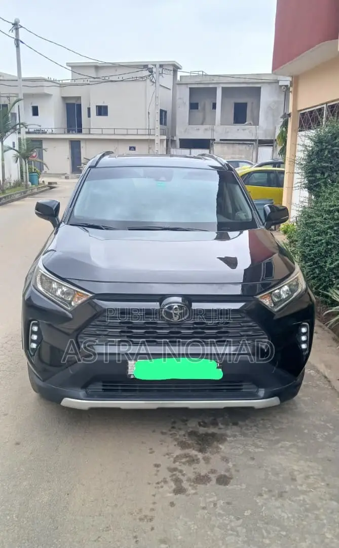 Toyota RAV4 2021 Noir