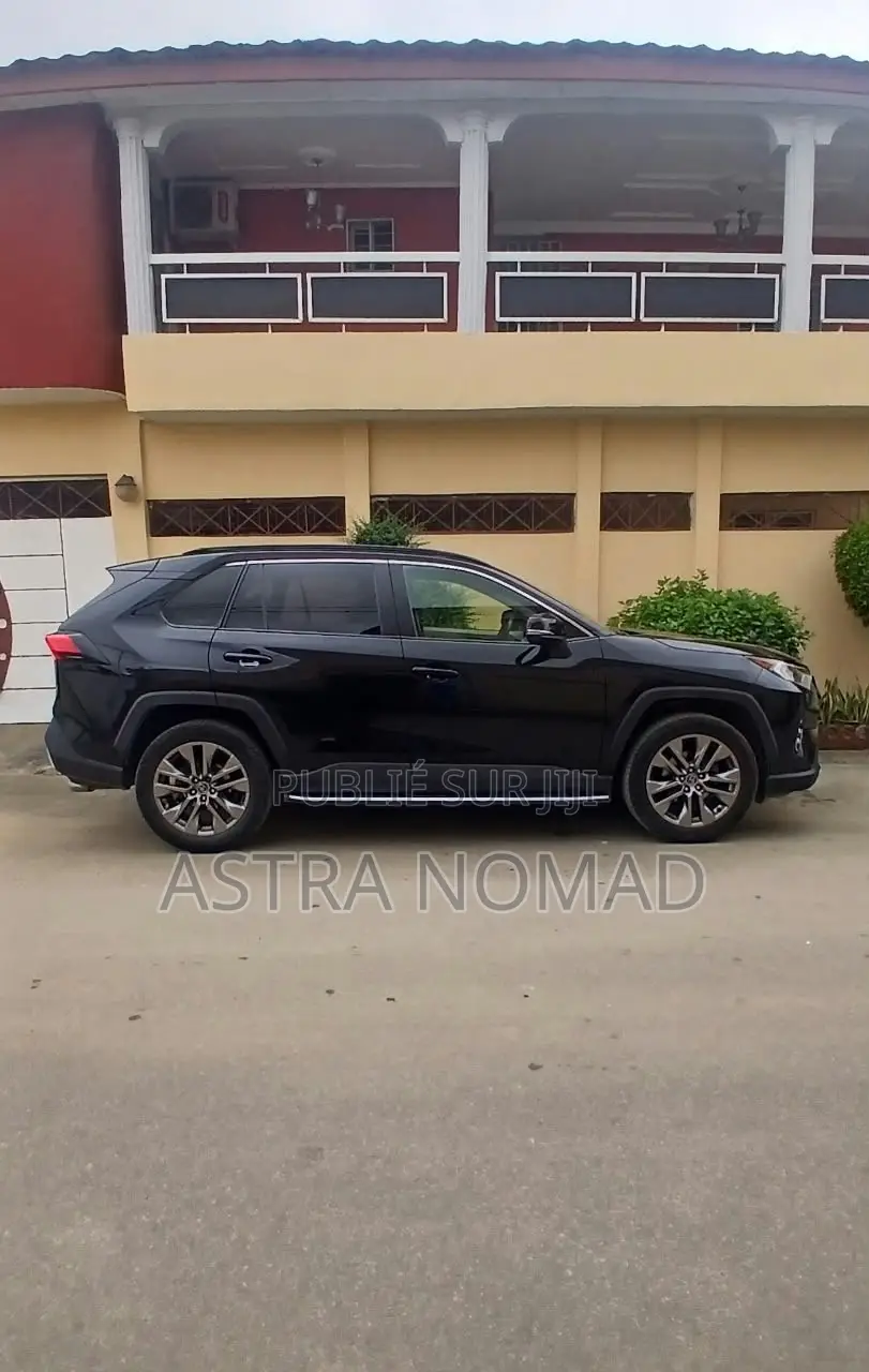 Toyota RAV4 2021 Noir