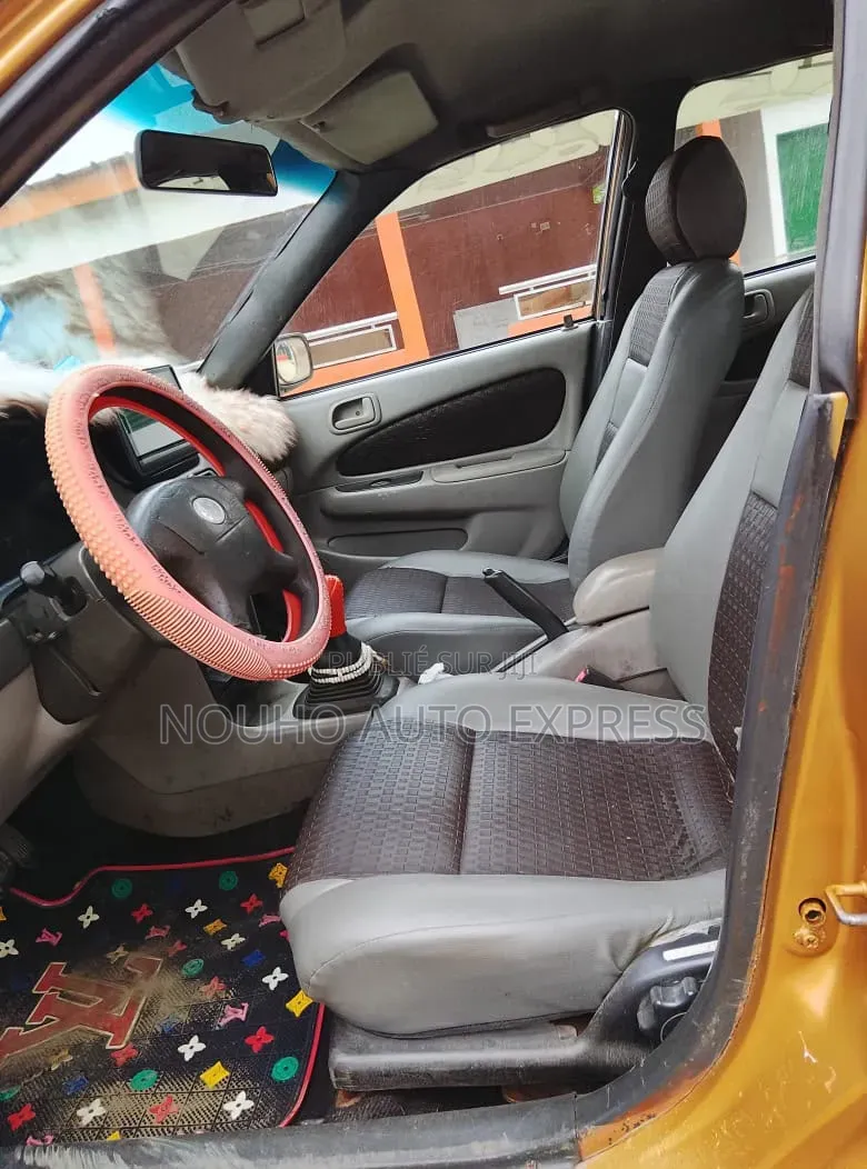 Toyota Corolla 2002 Orange