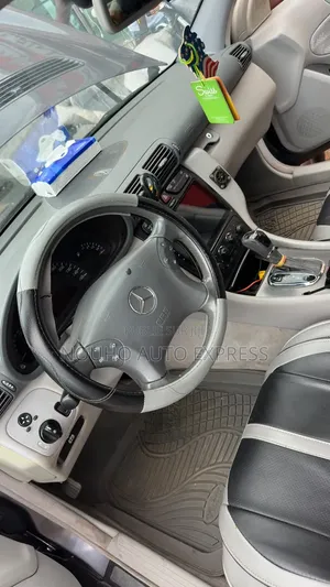 Mercedes-Benz C200 2004 Gris
