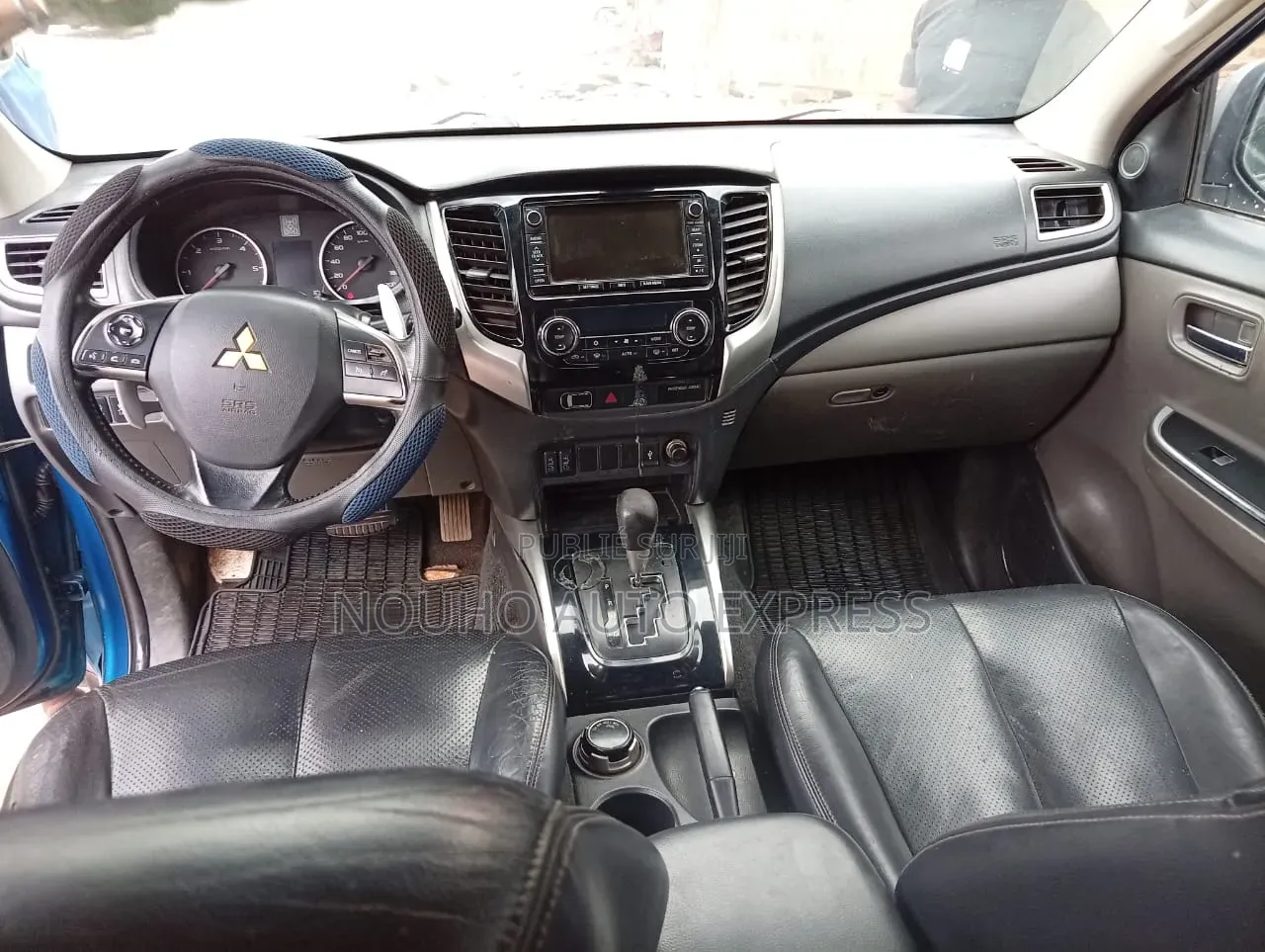 Mitsubishi L200 2022 Bleu