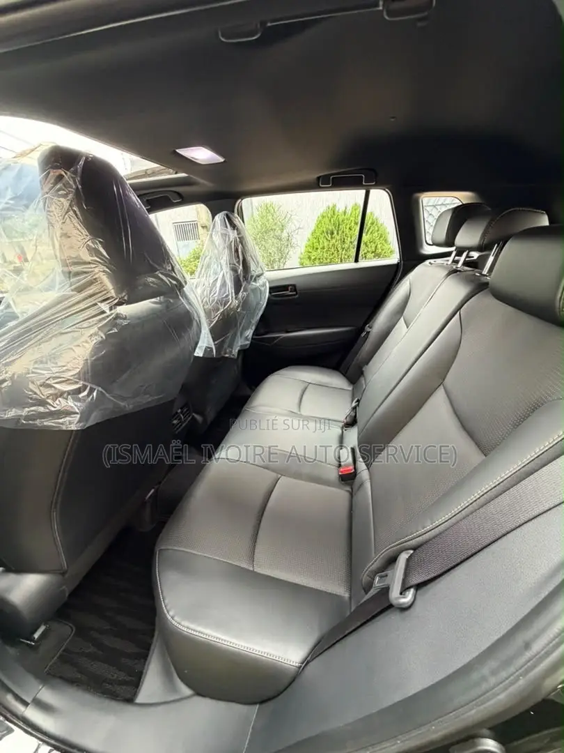 Nouveau Toyota Corolla Cross 2026 Noir