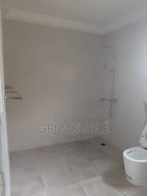 6chbre Duplex dans Cocody à Louer
