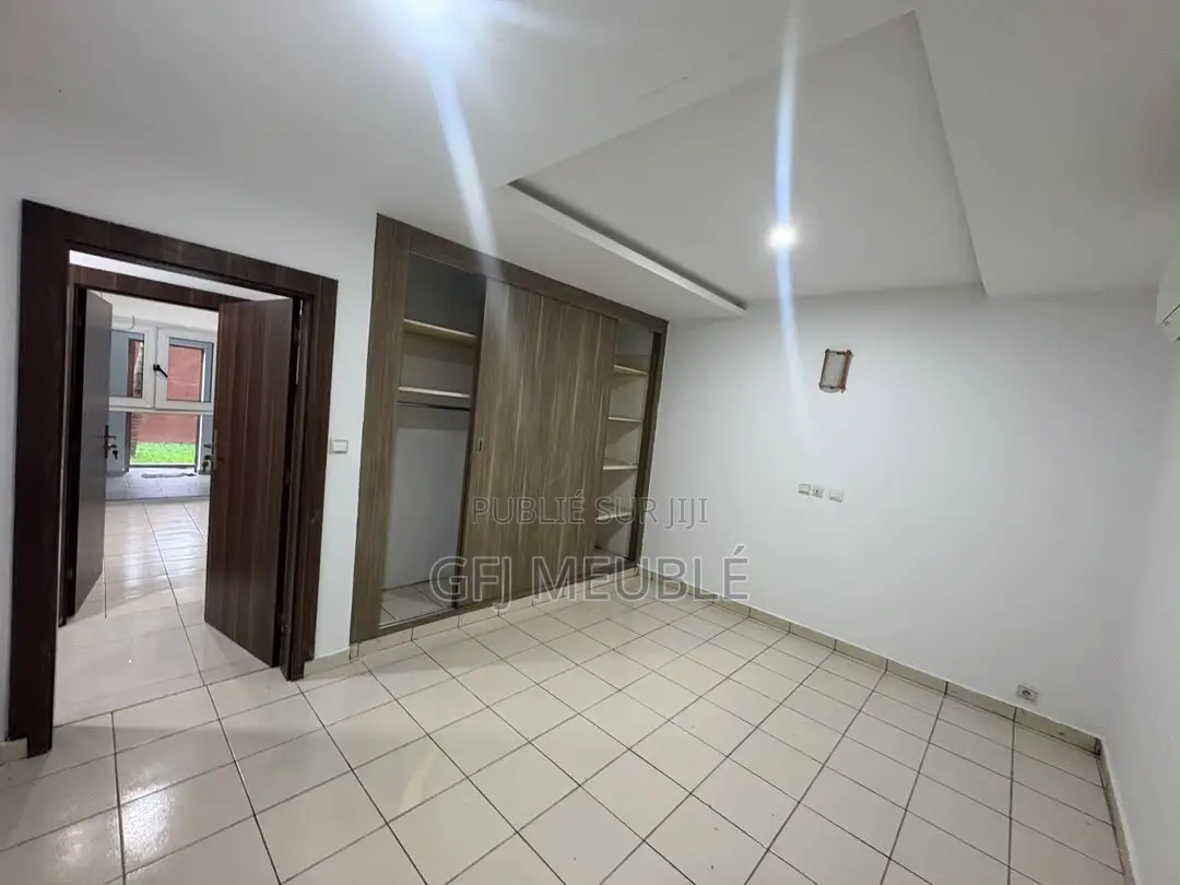 6chbre Duplex dans Cocody à Louer