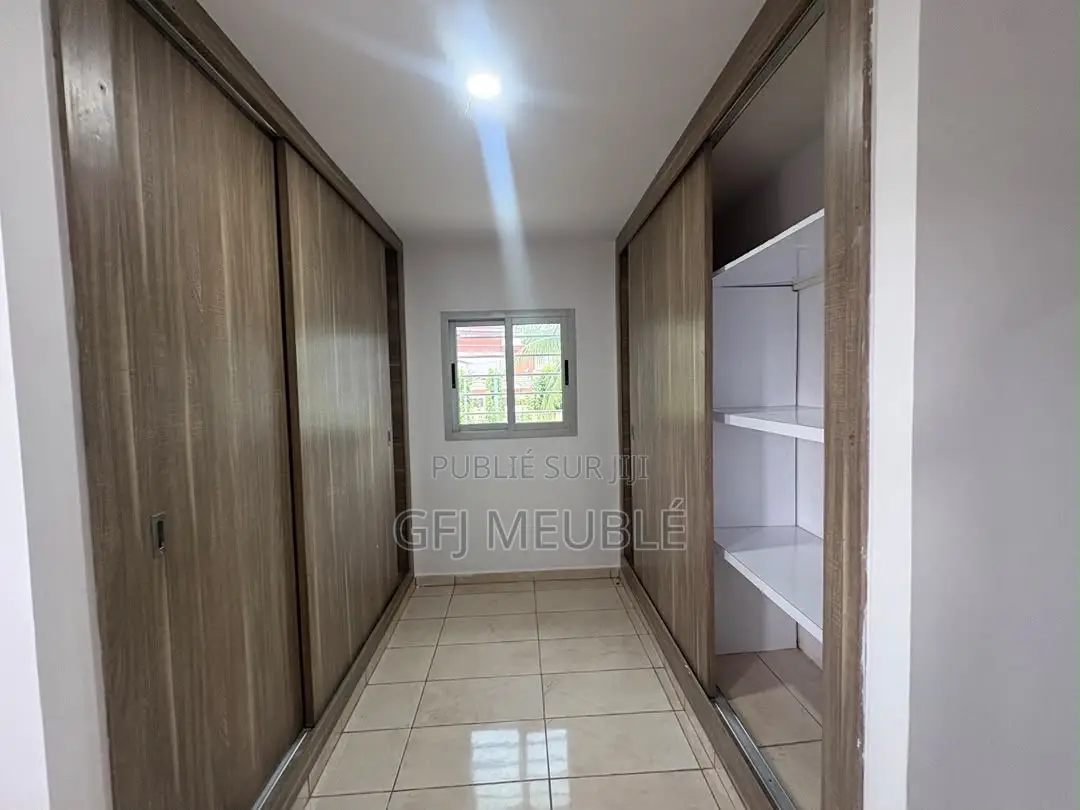 6chbre Duplex dans Cocody à Louer