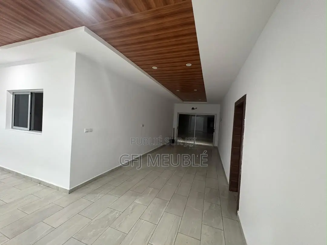 6chbre Duplex dans Cocody à Louer