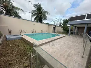 6chbre Duplex dans Cocody à Louer