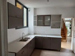 3chbre Duplex dans Cocody à Louer