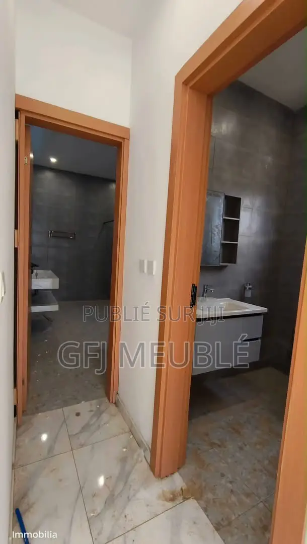 6chbre Duplex dans Cocody à Vendre