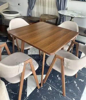 Belle Table À Manger en Bois Solide (4) Chaises en Promotion
