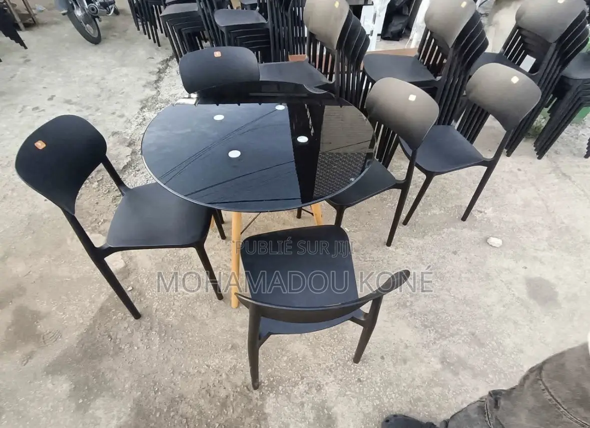 Table À Manger Plus 04 Chaises Importé