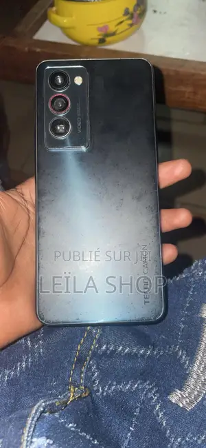 Nouveau Tecno Camon 18 128 GB Bleu