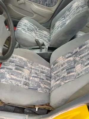 Toyota Corolla 2002 Doré