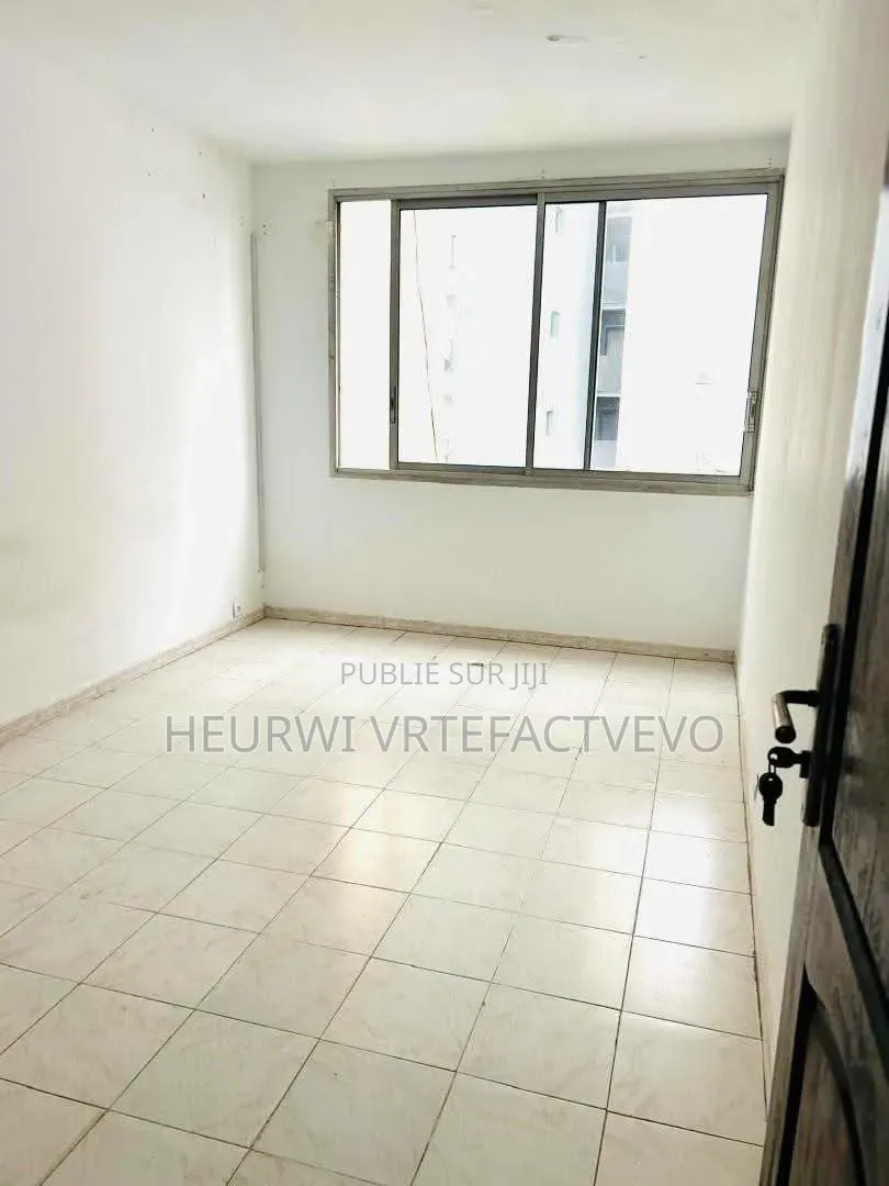 3chbre Appartement dans Plateau à Vendre