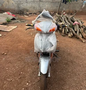 KTM Duke 125 2023 Blanc