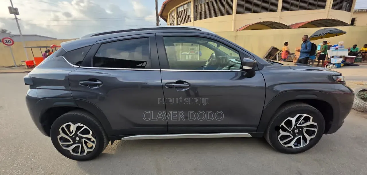 Suzuki Fronx 2024 Noir